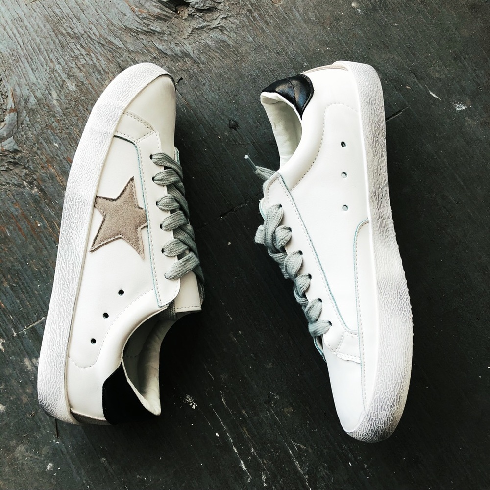 White sneakers Star patch lace up splice size 8